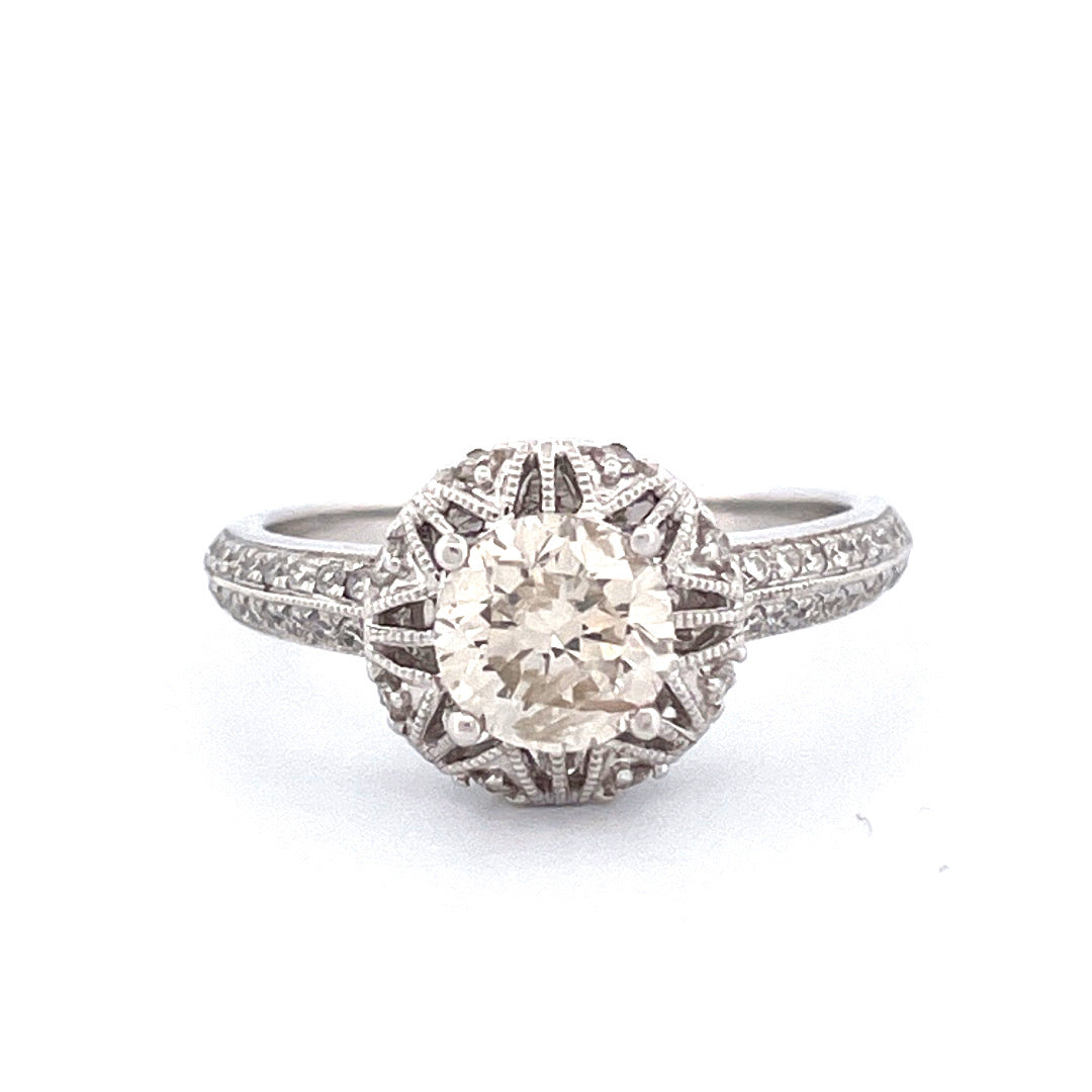 Exquisite 18k White Gold Diamond Ring