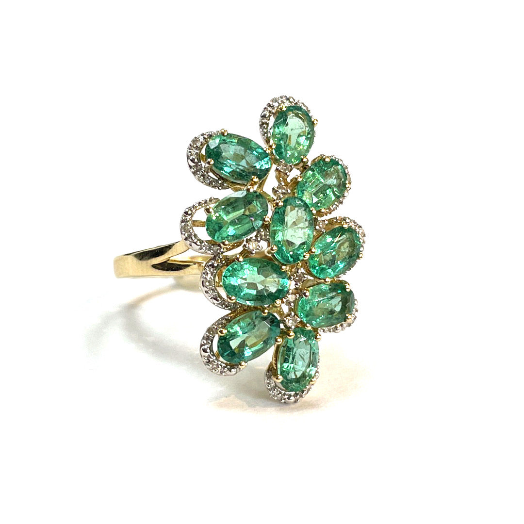 Shimmering 14k Yellow Gold Emerald Diamond Ring