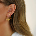 Load image into Gallery viewer, 14K Yellow Gold Bumble Bee Stamping Earrings
