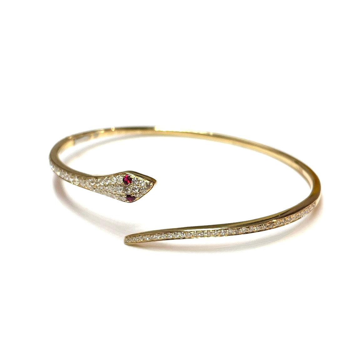 Stunning 18k Yellow Gold Detailed Snake Diamond Bracelet
