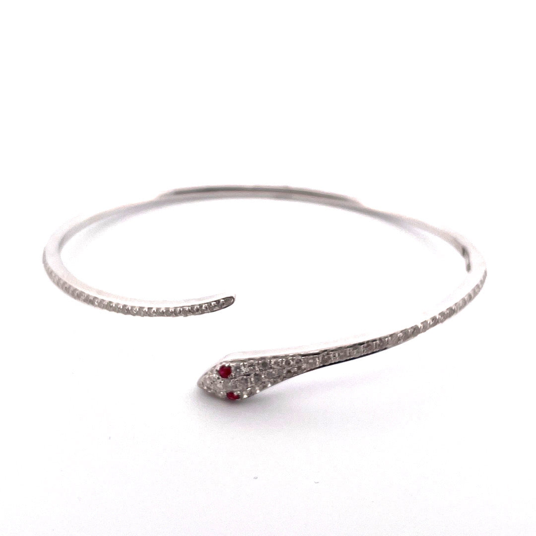 Stunning 18k White Gold Detailed Snake Diamond Bracelet