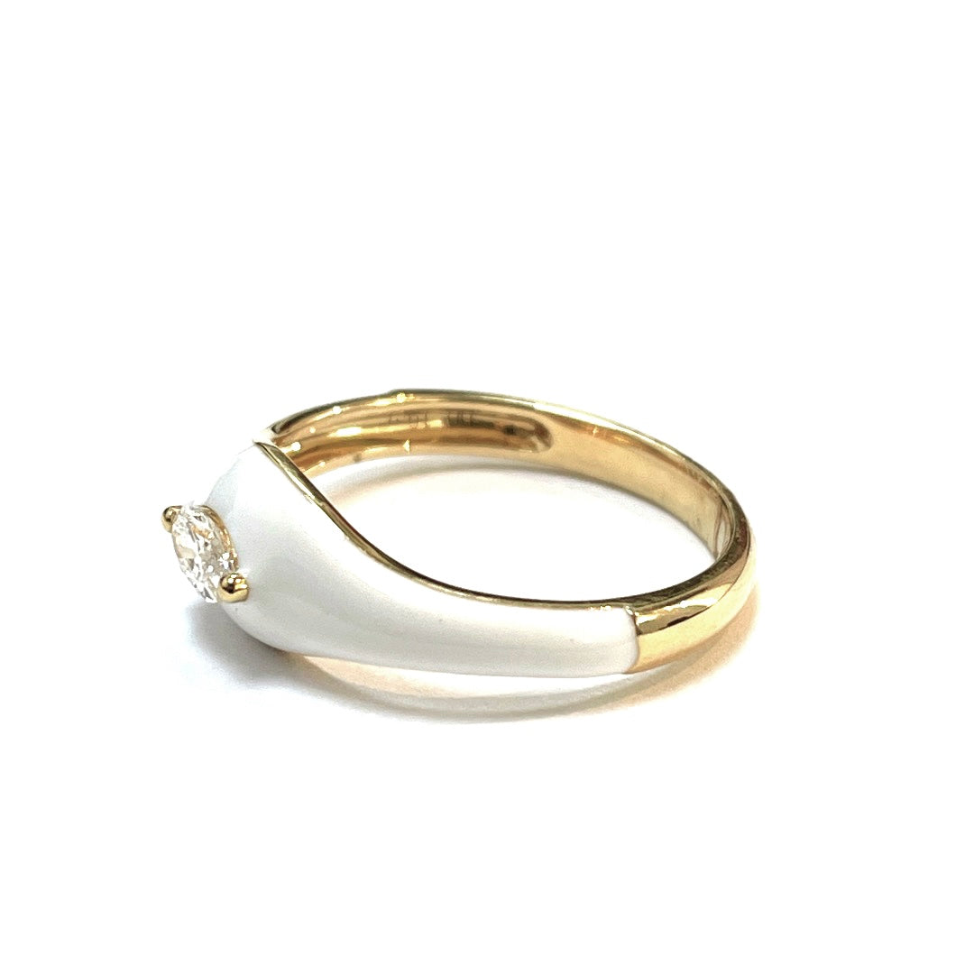 18k Yellow Gold Enamel Diamond Ring