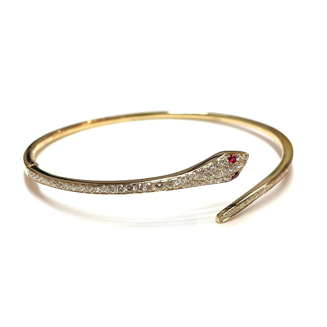 Stunning 18k Yellow Gold Detailed Snake Diamond Bracelet